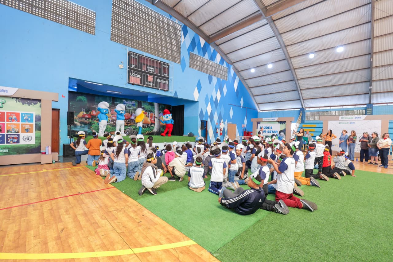 Guariba recebe a Caravana Sicredi & Smurfs com educação, sustentabilidade e diversão