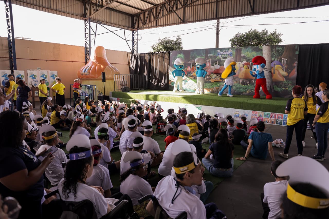 Caravana Sicredi & Smurfs chega a Assis (SP), levando aprendizado de forma interativa