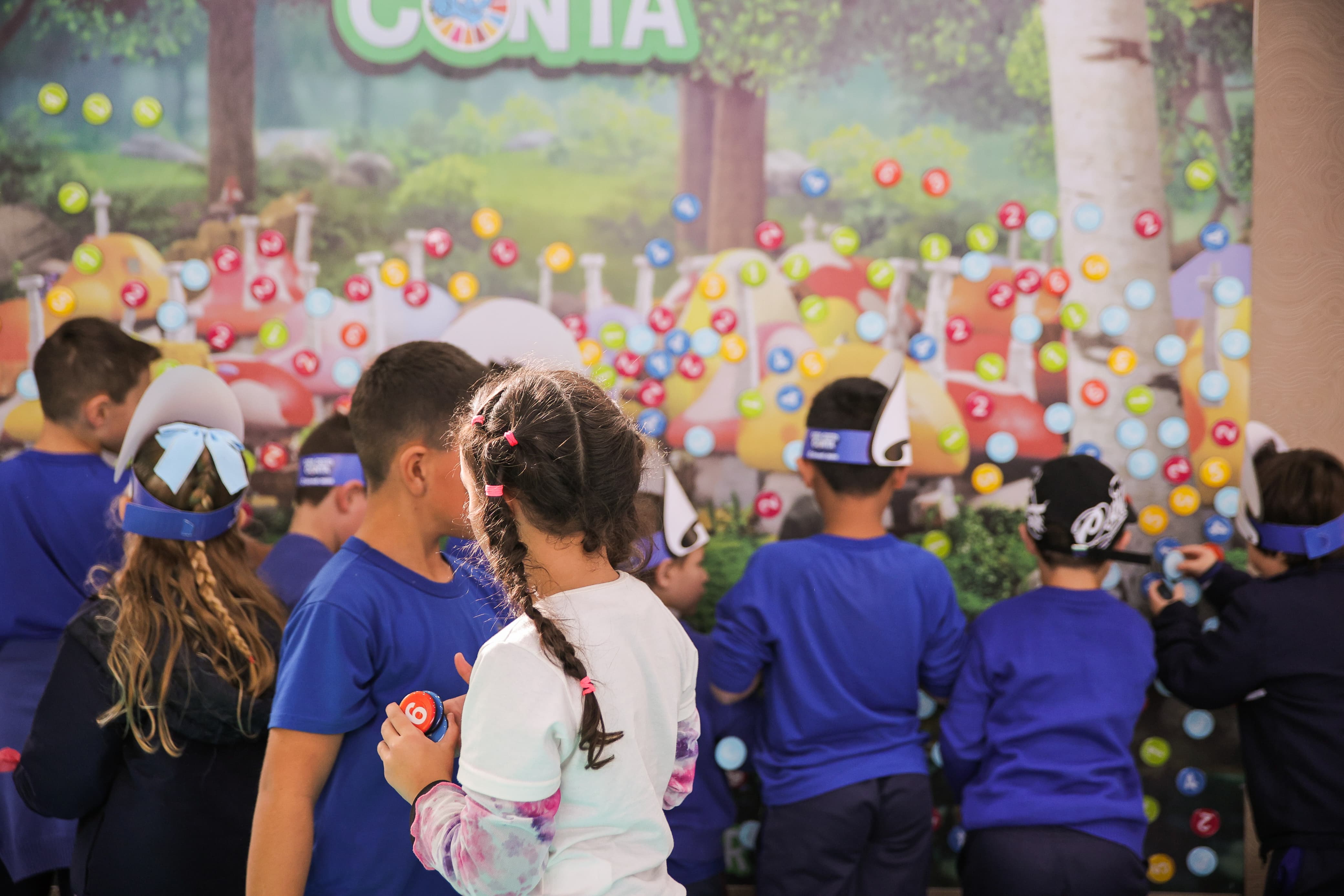 Balsa Nova (PR) vive um dia de descobertas com a Caravana Sicredi & Smurfs